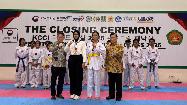 우수수련생과 단체사진