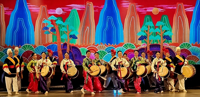 문화유산도시 족자카르타에서 한복의 아름다움 선보여