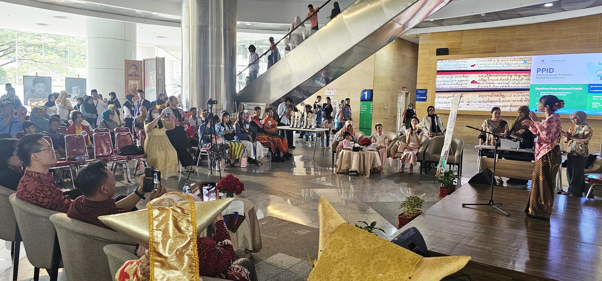 Suasana 'Lomba Mendongeng, Cerita Dongeng Korea'